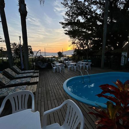 Pousada Canoa Azul Na Praia Da Ferrugem Гаропаба Экстерьер фото